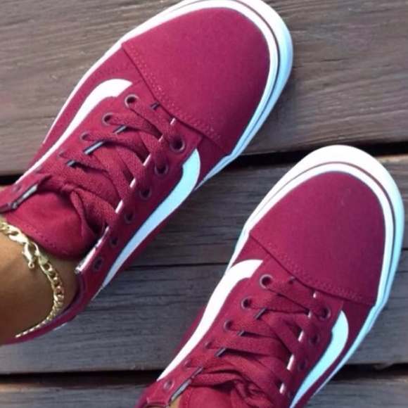 VANS - Picture 1 of 2